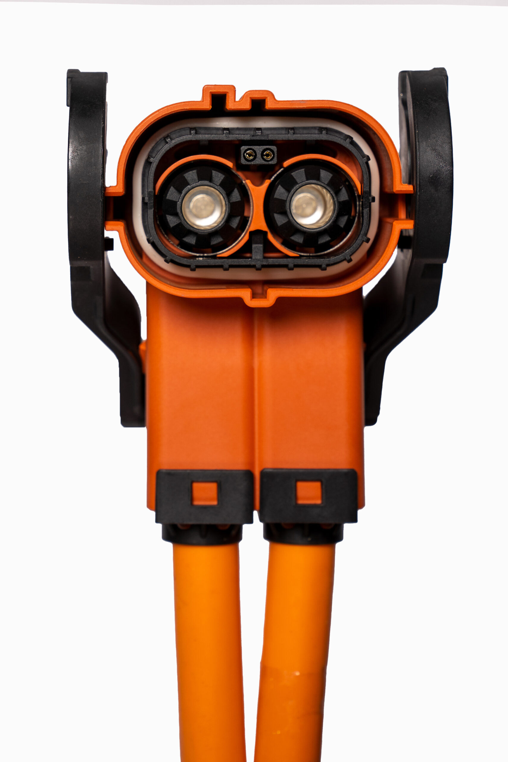 Cables de alta tensión (alimentación) aq mexico fabricantes de arneses.